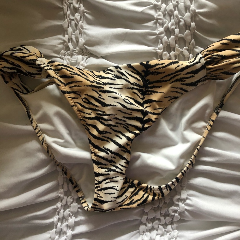 Victoria’s Secret Leopard print bikini bottoms